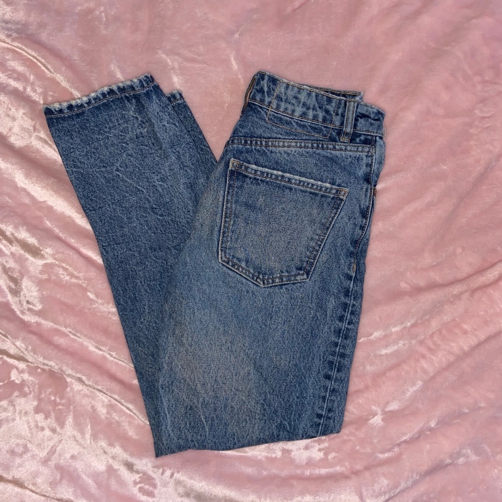 Zara Cropped Blue Jeans
